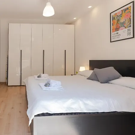 Appartement Moderno E Comodo A 2 Min Dalla Metro Lucio Sestio