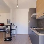 Apartment Moderno E Comodo A 2 Min Dalla Metro Lucio Sestio *